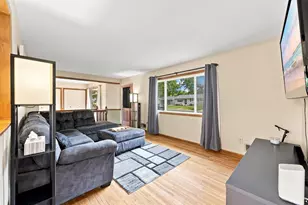 2107 Shale Ln, Eagan, MN 55122 - Photo 3