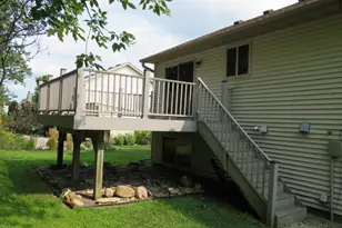 652 7th St SW, Pine Island, MN 55963 - Photo 5