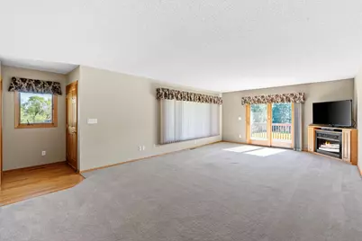616 Elm Avenue SE, Montgomery, MN 56069 - Photo 9