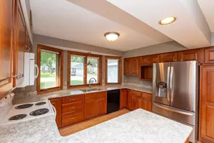 7020 24th St N, Oakdale, MN 55128 - Photo 13