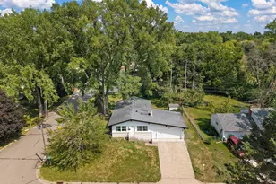 231 Birchwood Dr N, Stillwater, MN 55082 - Photo 3