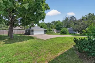 1212 Sugar Ln, Chaska, MN 55318 - Photo 13