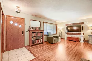 5457 Horizon Dr NE, Fridley, MN 55421 - Photo 9