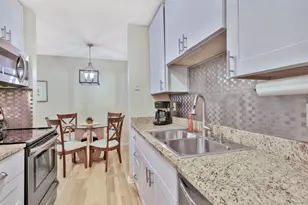 2800 Hamline Ave N, Roseville, MN 55113 - Photo 1
