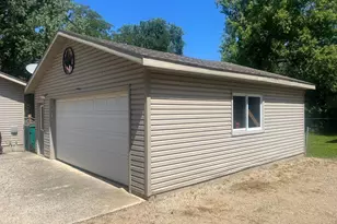 415 S Yale Ave, Litchfield, MN 55355 - Photo 33