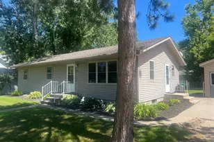 415 S Yale Ave, Litchfield, MN 55355 - Photo 1
