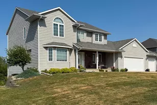 765 Sterling Ave, Worthington, MN 56187 - Photo 3