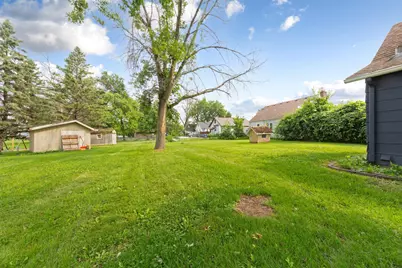 210 W Holly Street, Owatonna, MN 55060 - Photo 7