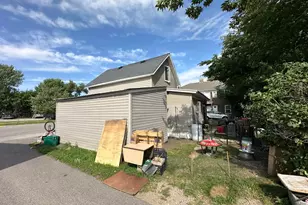 314 4th St E, Thief River Falls, MN 56701 - Photo 3