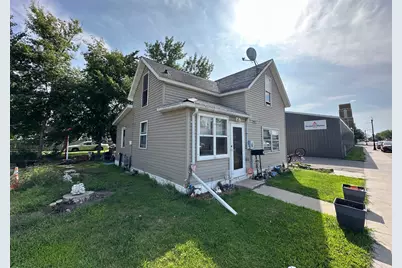 314 4th Street E, Thief River Falls, MN 56701 - Photo 1