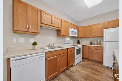 1880 3rd Avenue NW #211, Rochester, MN 55901 - Photo 5