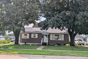 1507 4th Ave NW, Austin, MN 55912 - Photo 1