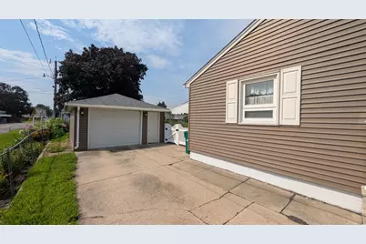 1507 4th Avenue NW, Austin, MN 55912 - Photo 5