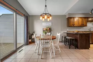 3837 Gershwin Ave N, Oakdale, MN 55128 - Photo 5