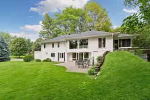 2312 Sheridan Hills Rd, Wayzata, MN 55391 - Photo 47