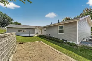 709 37th St SW, Rochester, MN 55902 - Photo 25