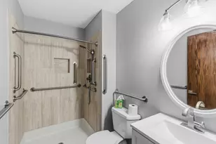 5661 Donegal Ct, Shoreview, MN 55126 - Photo 7