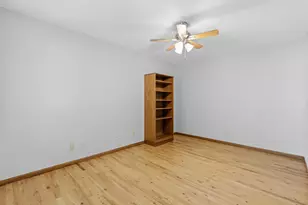 5661 Donegal Ct, Shoreview, MN 55126 - Photo 9