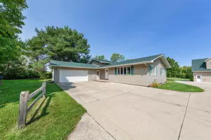 2518 14th St NE, Faribault, MN 55021 - Photo 3