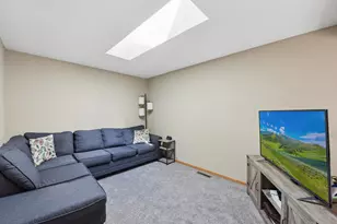 2335 Oakridge Cir, Hudson, WI 54016 - Photo 15