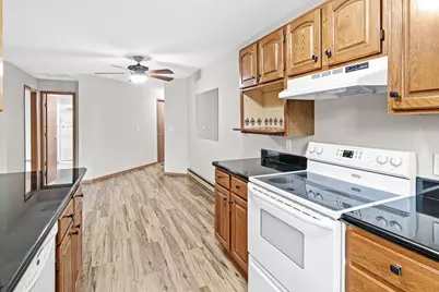 3275 80th Street E #305, Inver Grove Heights, MN 55076 - Photo 5