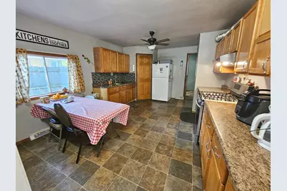 407 S 2nd Street, Marshall, MN 56258 - Photo 9