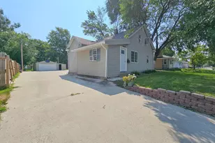 407 S 2nd St, Marshall, MN 56258 - Photo 25