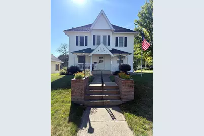 124 N Spring Avenue, Springfield, MN 56087 - Photo 1