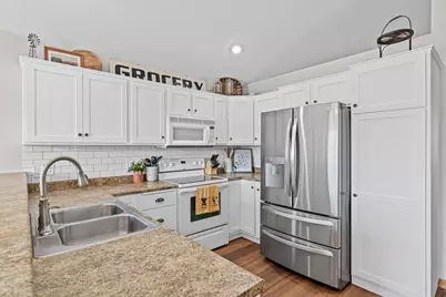 1365 Martin Court, New Richmond, WI 54017 - Photo 9