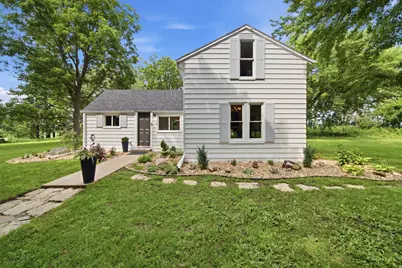 10337 30 Highway SW, Hayfield, MN 55940 - Photo 3