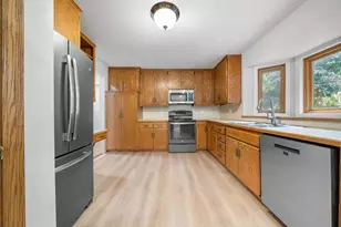 824 Springhill Dr, Burnsville, MN 55306 - Photo 19