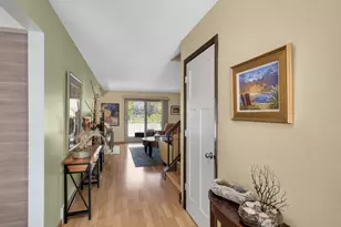 10203 Scarborough Rd, Bloomington, MN 55437 - Photo 15