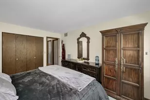 10203 Scarborough Rd, Bloomington, MN 55437 - Photo 19