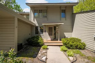 10203 Scarborough Rd, Bloomington, MN 55437 - Photo 41