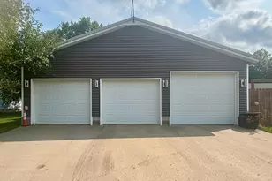 305 E 12th St, Redwood Falls, MN 56283 - Photo 7