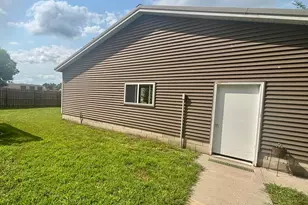 305 E 12th St, Redwood Falls, MN 56283 - Photo 11