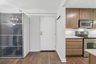 52 Groveland Terrace, Minneapolis, MN 55403 - Photo 11