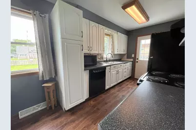 222 Center Avenue W, Clara City, MN 56222 - Photo 11
