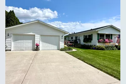 929 W Iowa Street, Lake City, MN 55041 - Photo 1