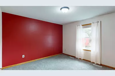 635 NW 6th Street NW, Plainview, MN 55964 - Photo 17