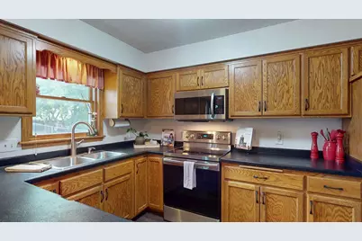 635 NW 6th Street NW, Plainview, MN 55964 - Photo 9