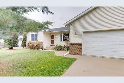 635 NW 6th Street NW, Plainview, MN 55964 - Photo 1