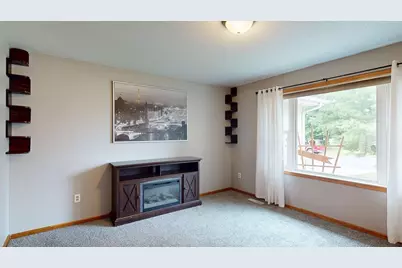 635 NW 6th Street NW, Plainview, MN 55964 - Photo 5