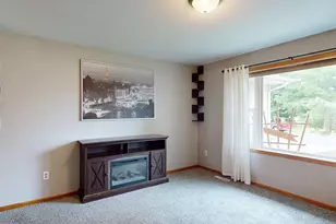 635 NW 6th Street NW, Plainview, MN 55964 - Photo 5