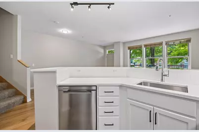 600 N 2nd Street #102, Minneapolis, MN 55401 - Photo 17