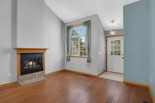 12830 Echo Ln, Apple Valley, MN 55124 - Photo 5