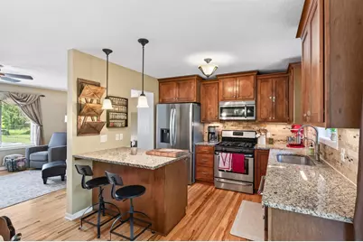 4251 Elizabeth Lane, Vadnais Heights, MN 55127 - Photo 9