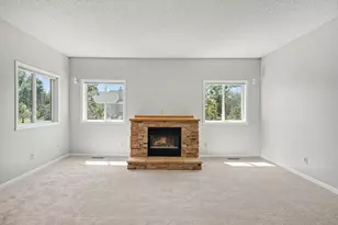 679 Woodduck Dr, Woodbury, MN 55125 - Photo 5