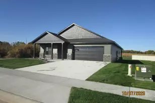 1804 Sunny Pl SE, Pine Island, MN 55963 - Photo 1