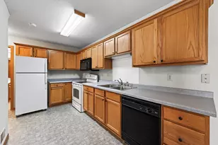 6325 Saddlebred Way, Forest Lake, MN 55025 - Photo 9